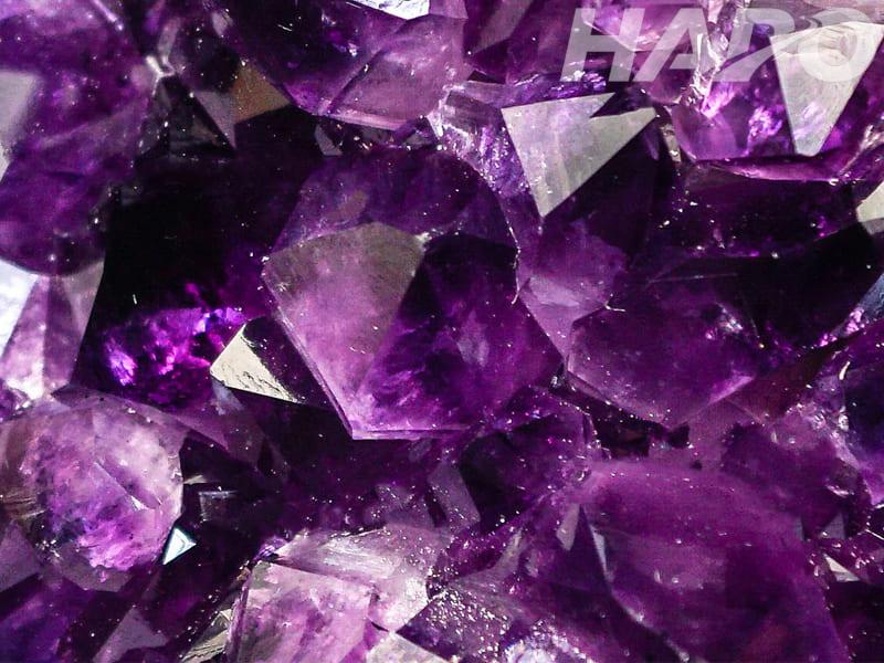 Đá Phong Thủy Trung Quốc: Bí Quyết Thu Hút Tài Lộc & May Mắn Thạch anh tím