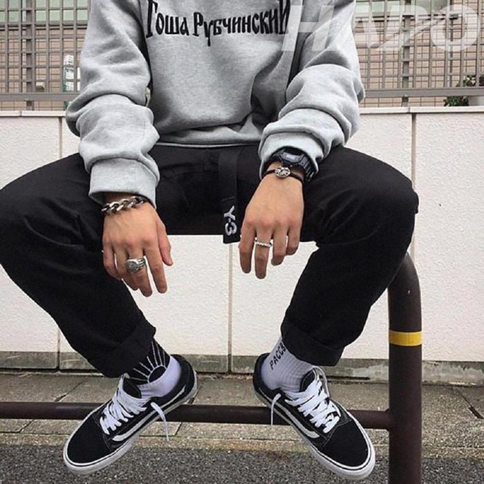 Gợi ý nguồn hàng nhập giày Vans Old Skool chính hãng, chất lượng Phối với áo hoodie