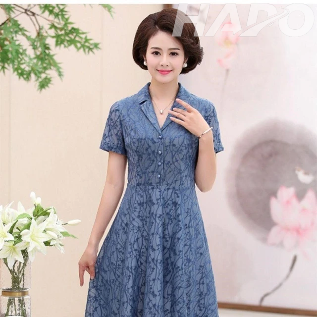 Đầm trung niên bằng ren sang trọng