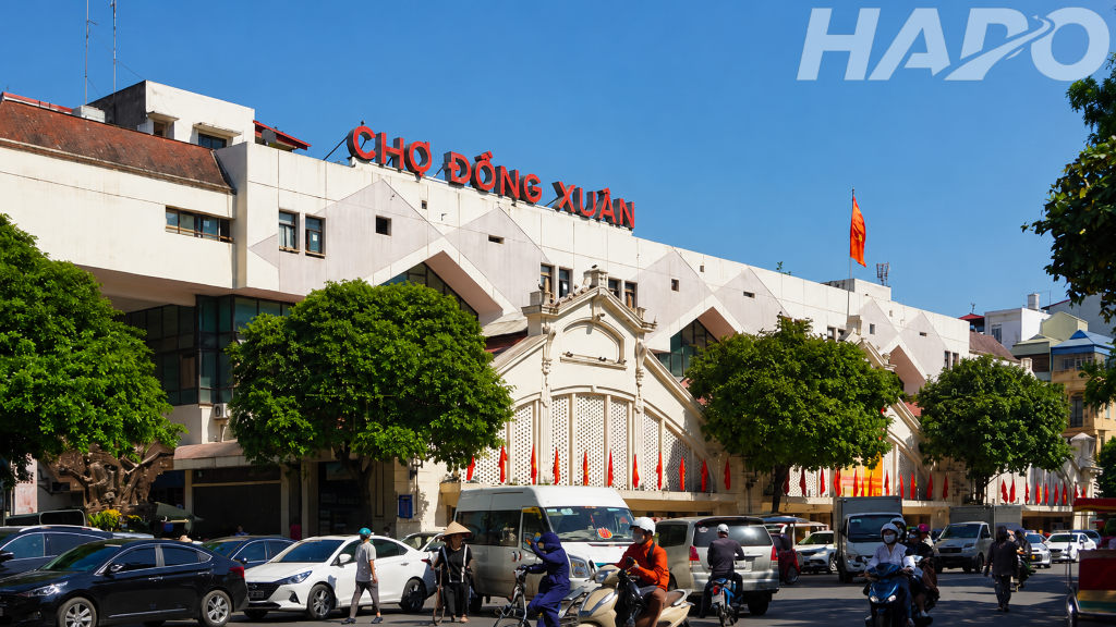 Nhập hàng tại chợ Đồng Xuân